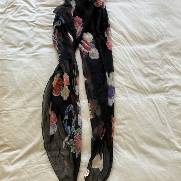 Yves Saint Laurent Silk Chiffon Large SCARF Snake Love 48" X 48" - Picture 12 of 15